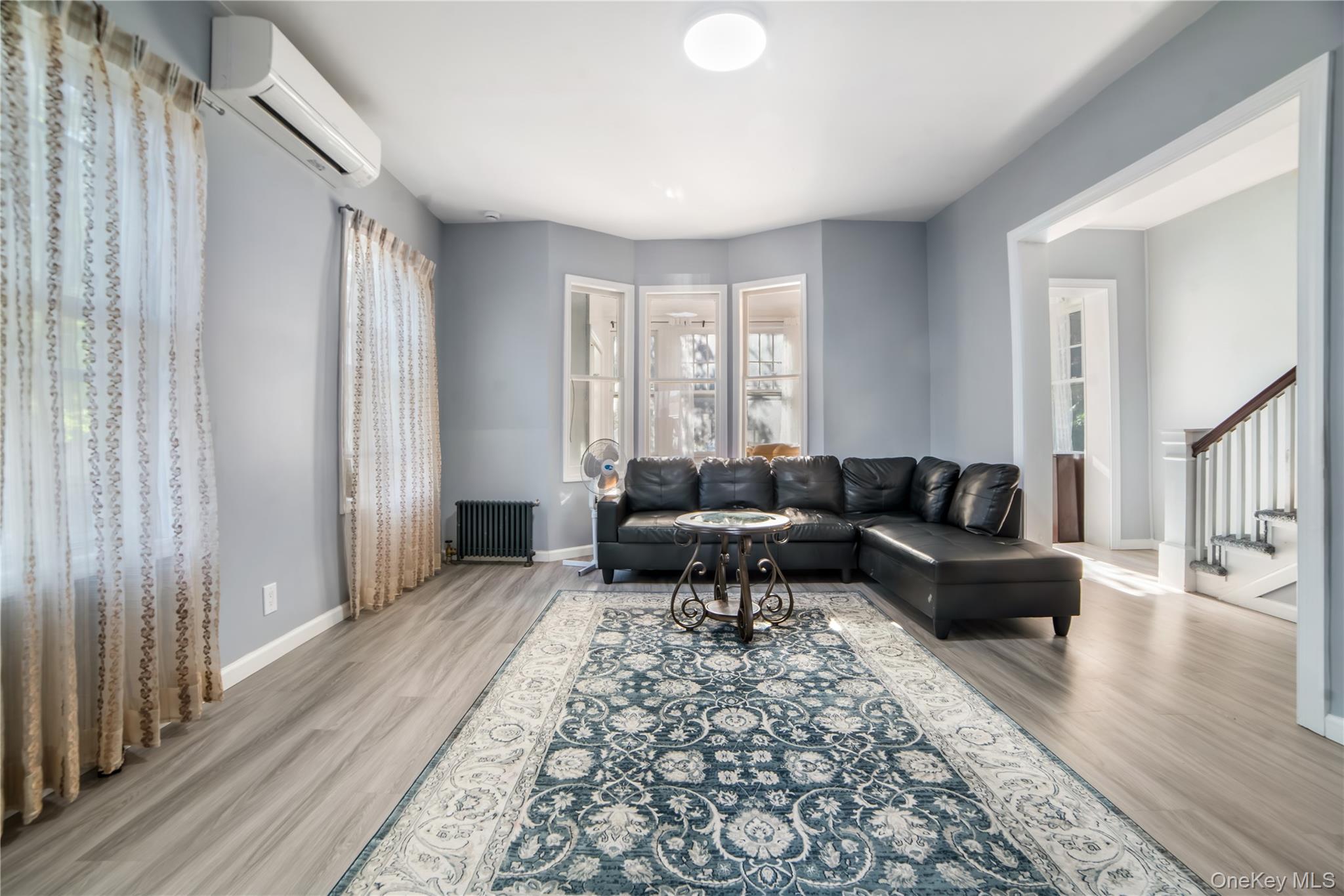 7 Willis Avenue, Floral Park, NY 11001