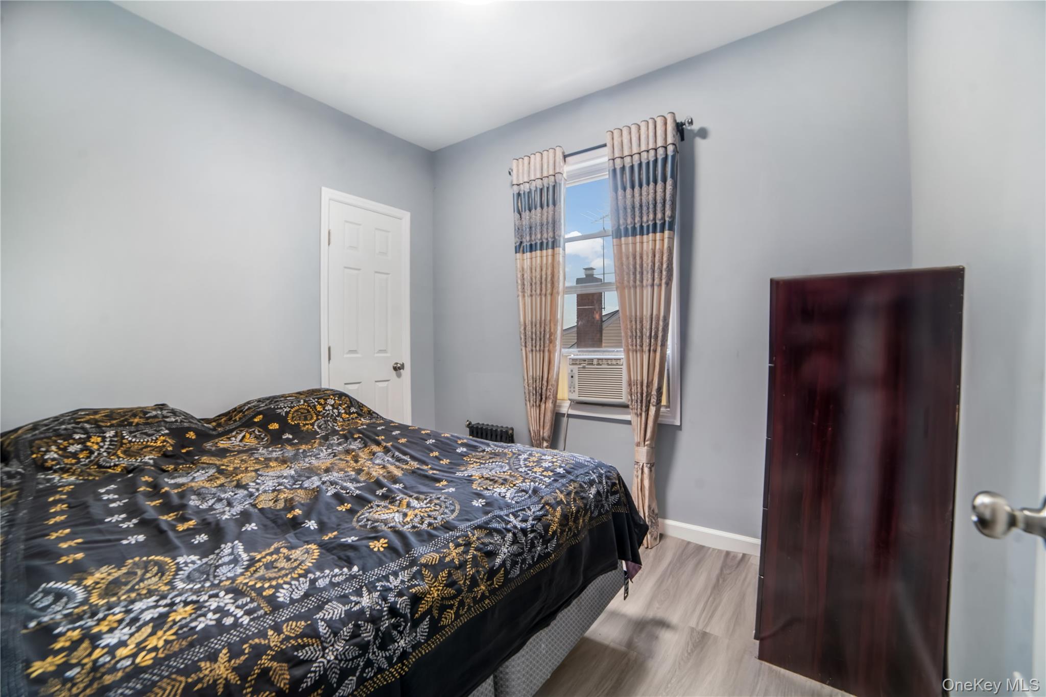 7 Willis Avenue, Floral Park, NY 11001