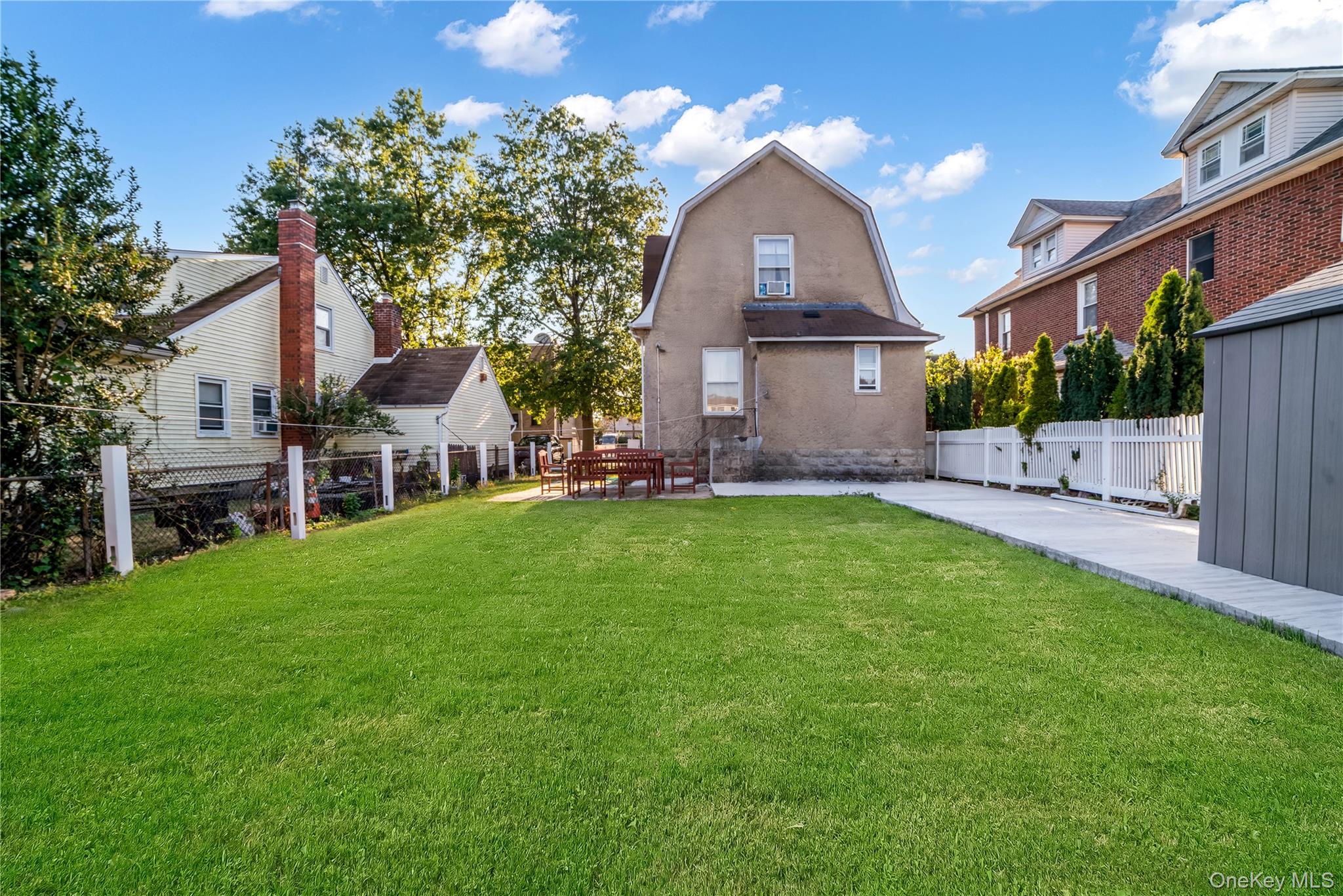 7 Willis Avenue, Floral Park, NY 11001