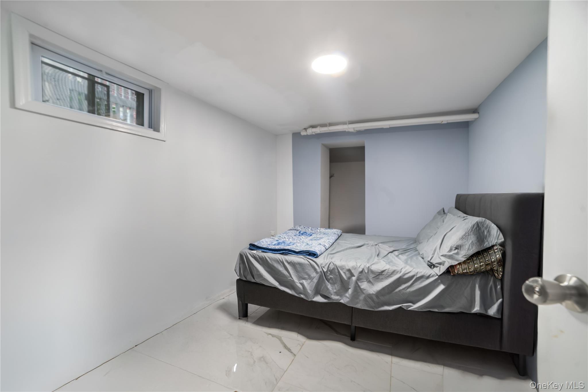 7 Willis Avenue, Floral Park, NY 11001