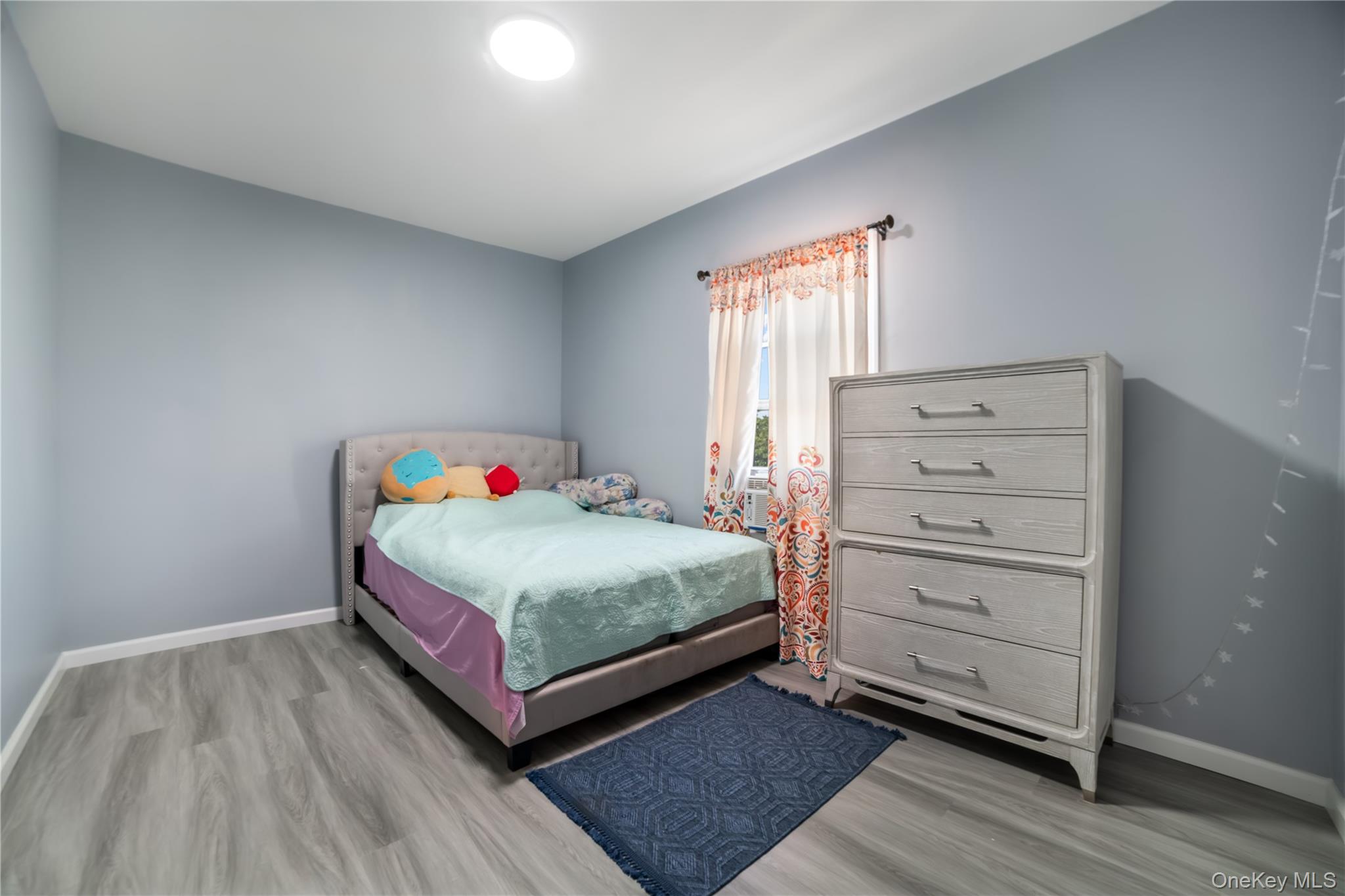 7 Willis Avenue, Floral Park, NY 11001