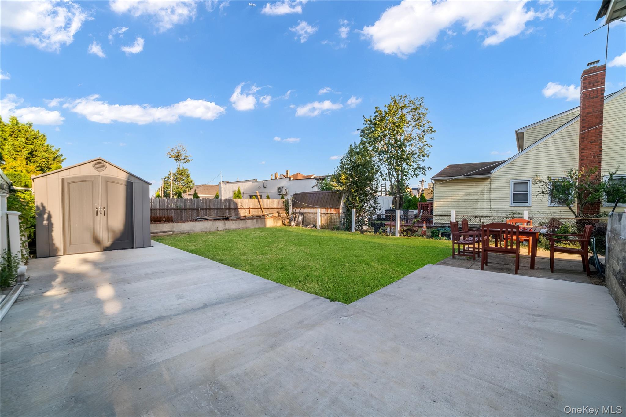 7 Willis Avenue, Floral Park, NY 11001