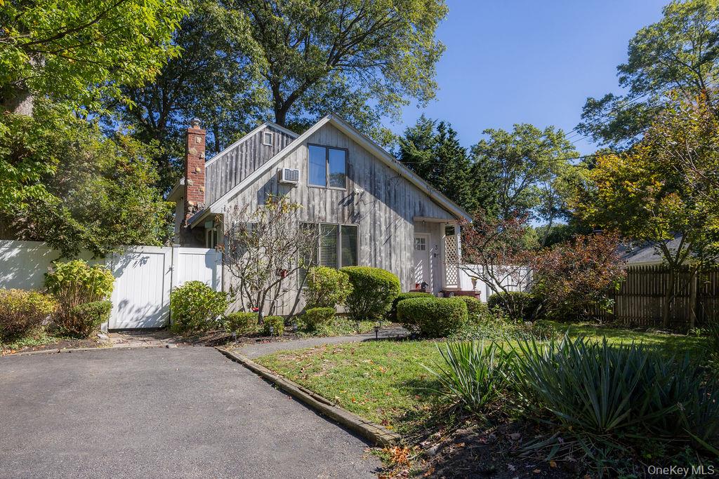 3 Beacon Drive, Sound Beach, NY 11789
