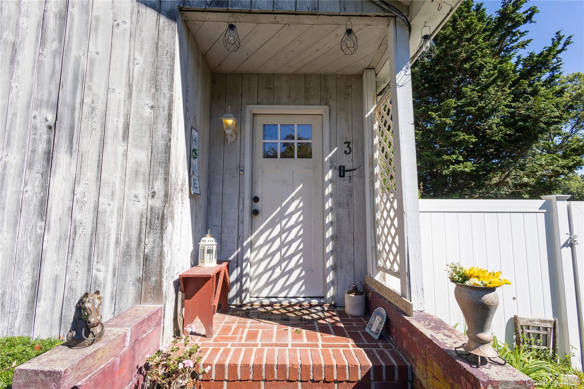 3 Beacon Drive, Sound Beach, NY 11789