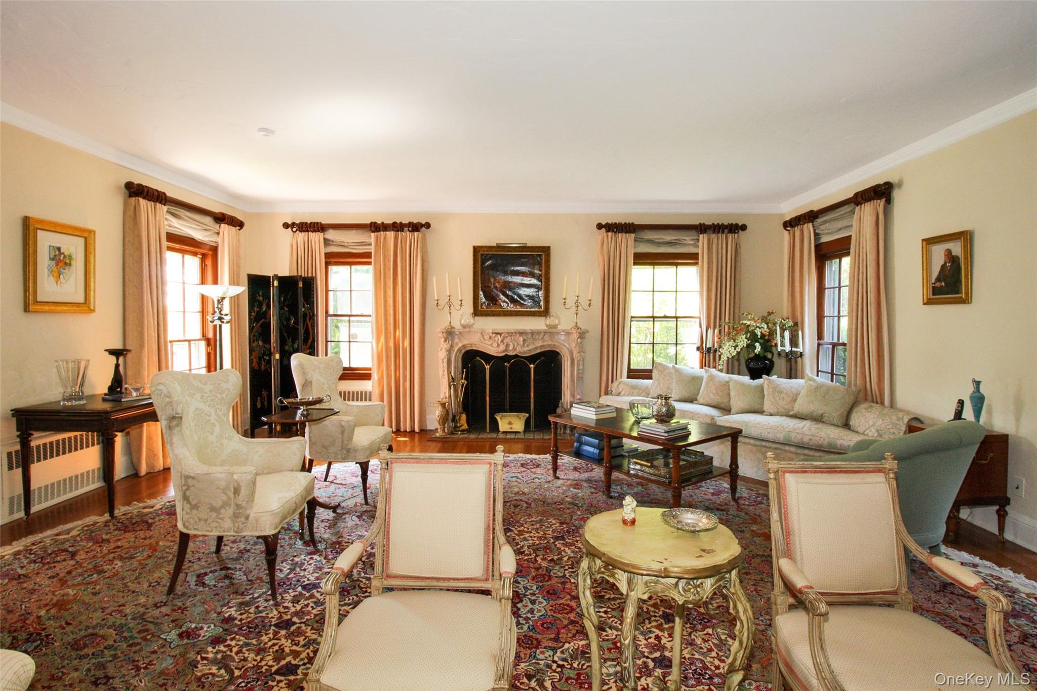 40 Deer Park Road, Great Neck, NY 11024