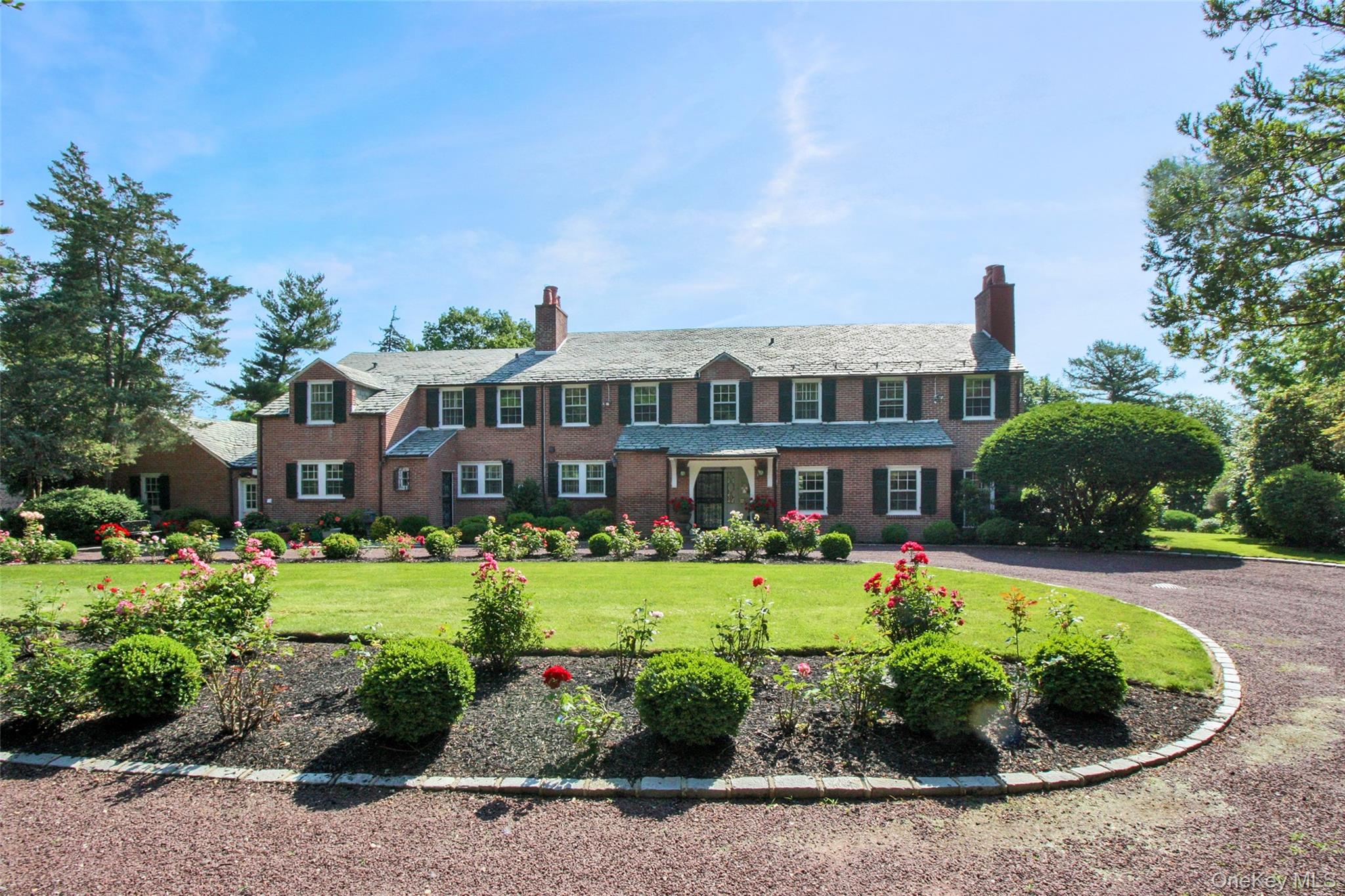 40 Deer Park Road, Great Neck, NY 11024