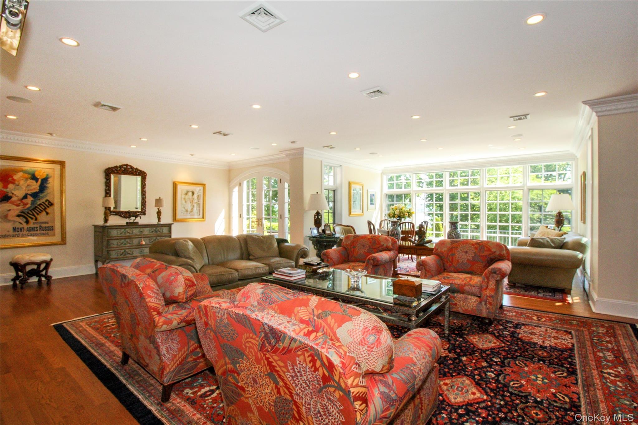 40 Deer Park Road, Great Neck, NY 11024