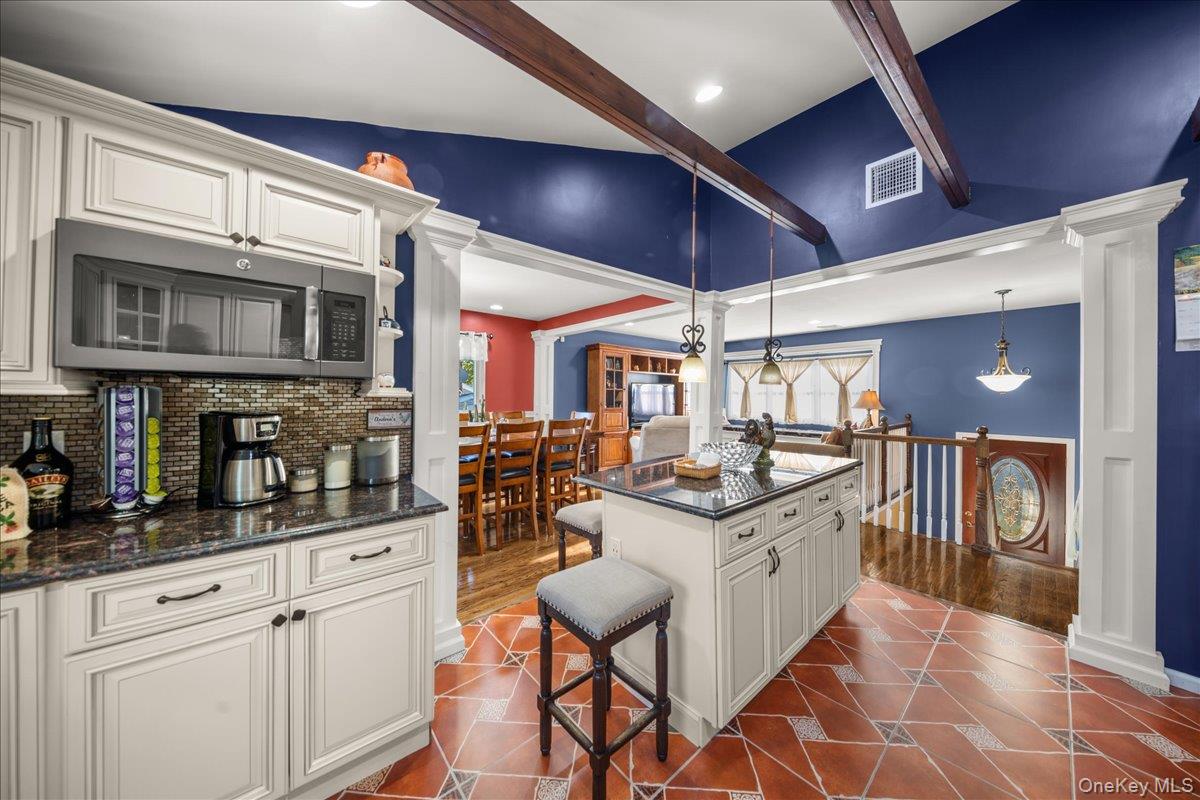 211 Washington Avenue, Brentwood, NY 11717