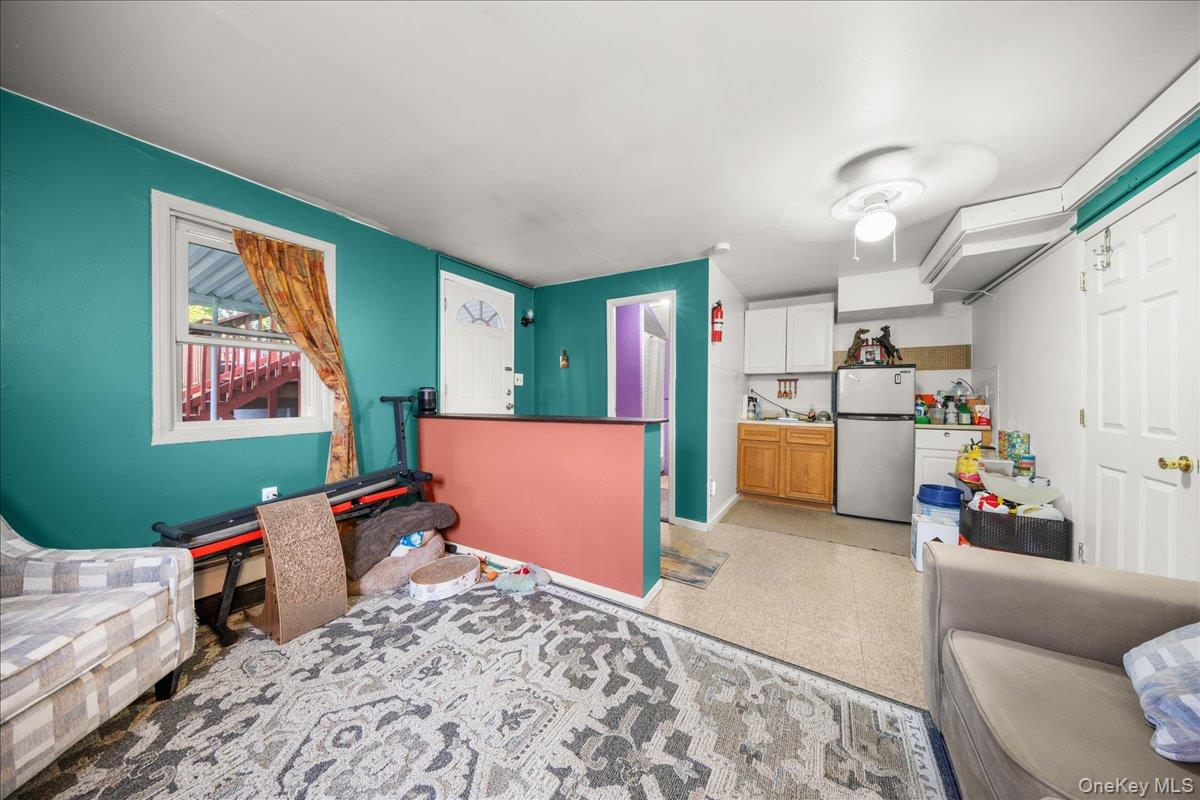 211 Washington Avenue, Brentwood, NY 11717