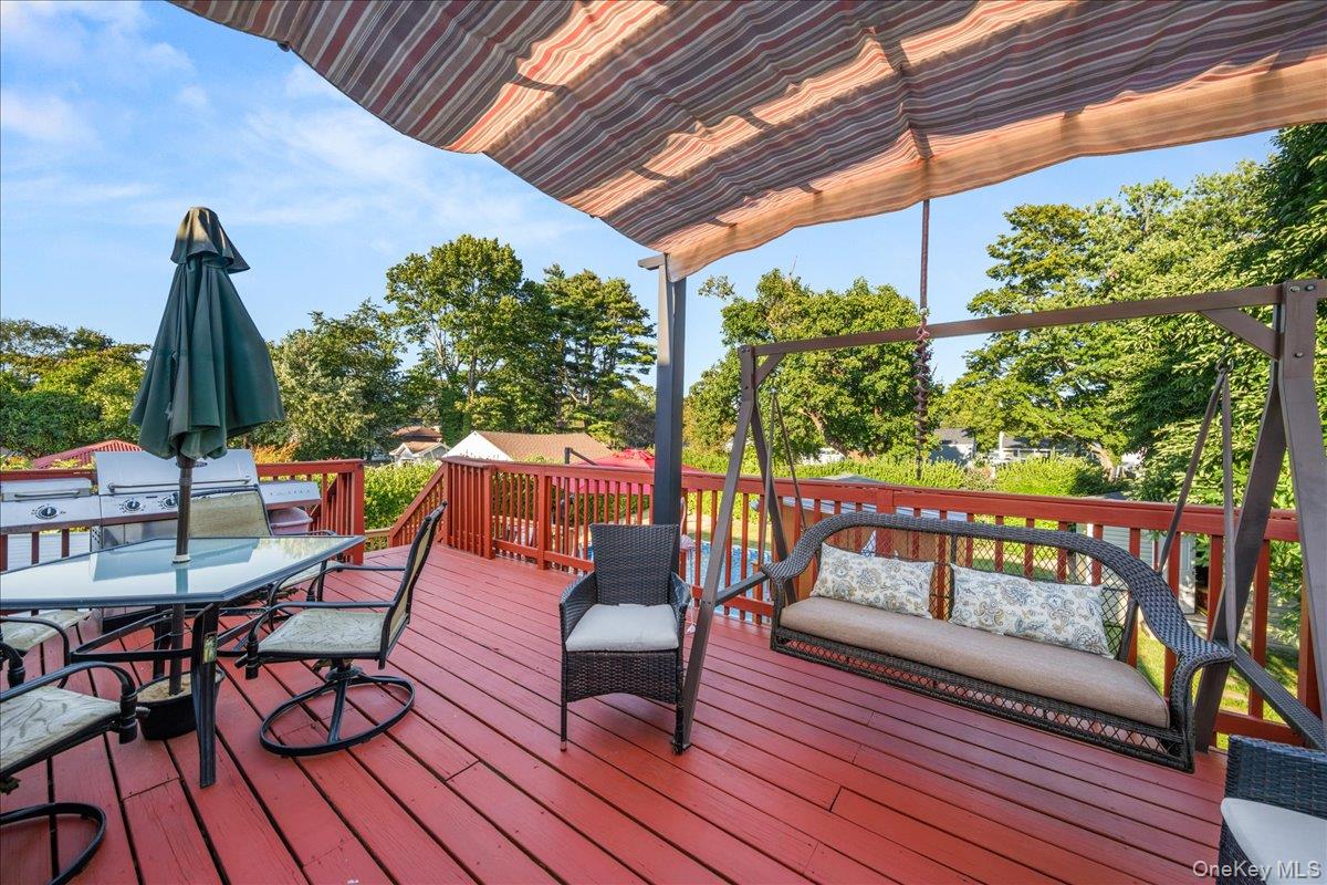 211 Washington Avenue, Brentwood, NY 11717