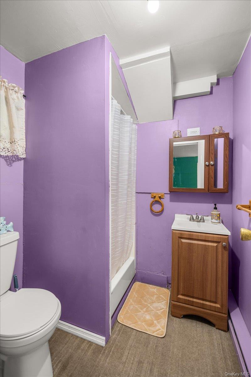 211 Washington Avenue, Brentwood, NY 11717