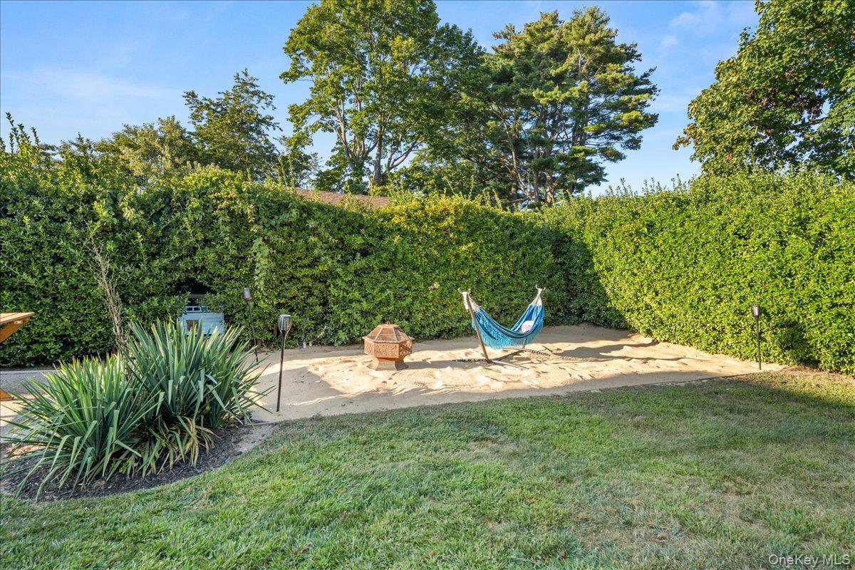 211 Washington Avenue, Brentwood, NY 11717