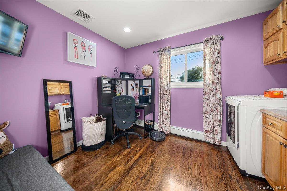 211 Washington Avenue, Brentwood, NY 11717