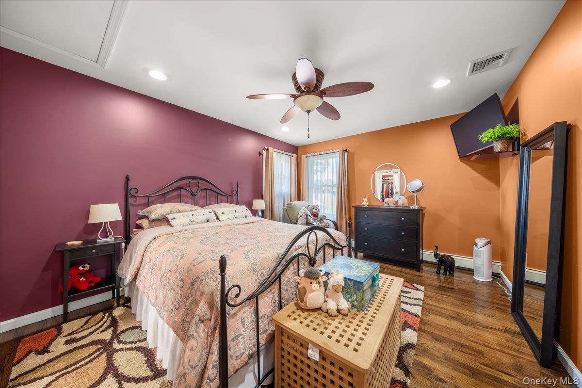 211 Washington Avenue, Brentwood, NY 11717