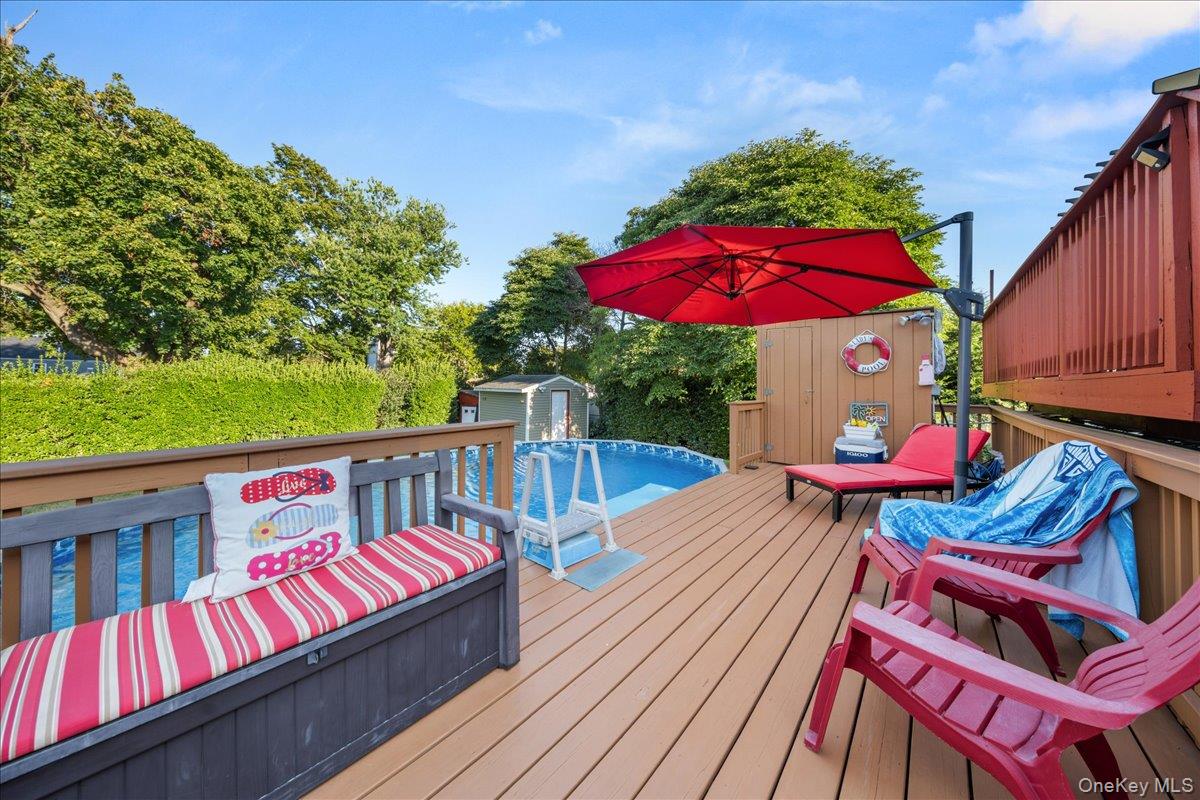 211 Washington Avenue, Brentwood, NY 11717