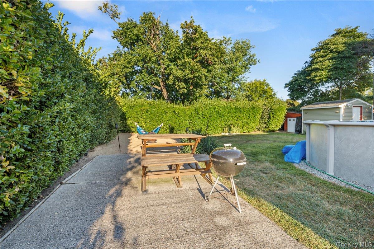 211 Washington Avenue, Brentwood, NY 11717