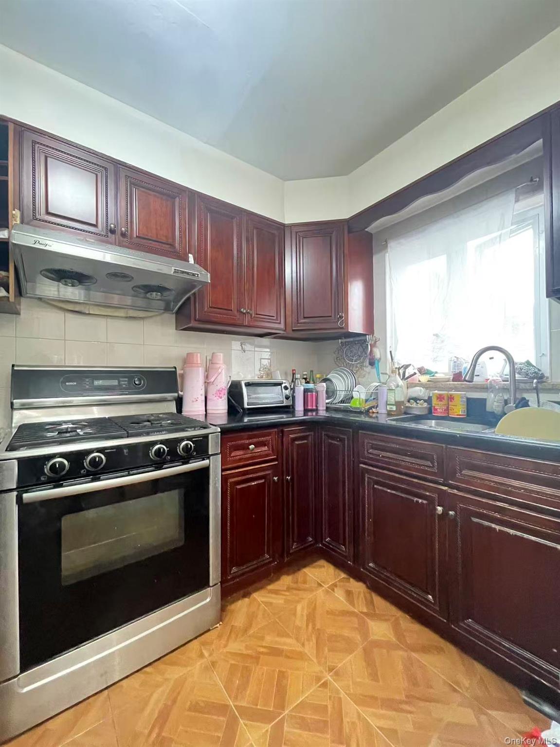 28-11 Murray Street, Flushing, NY 11354