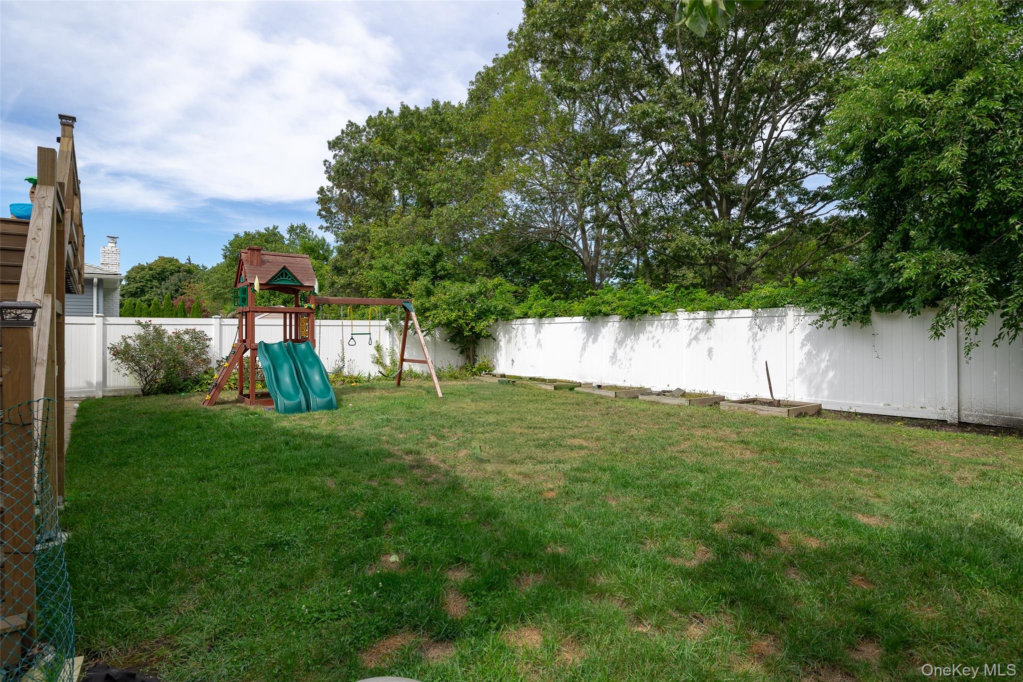 171 N Albany Avenue, Massapequa, NY 11758