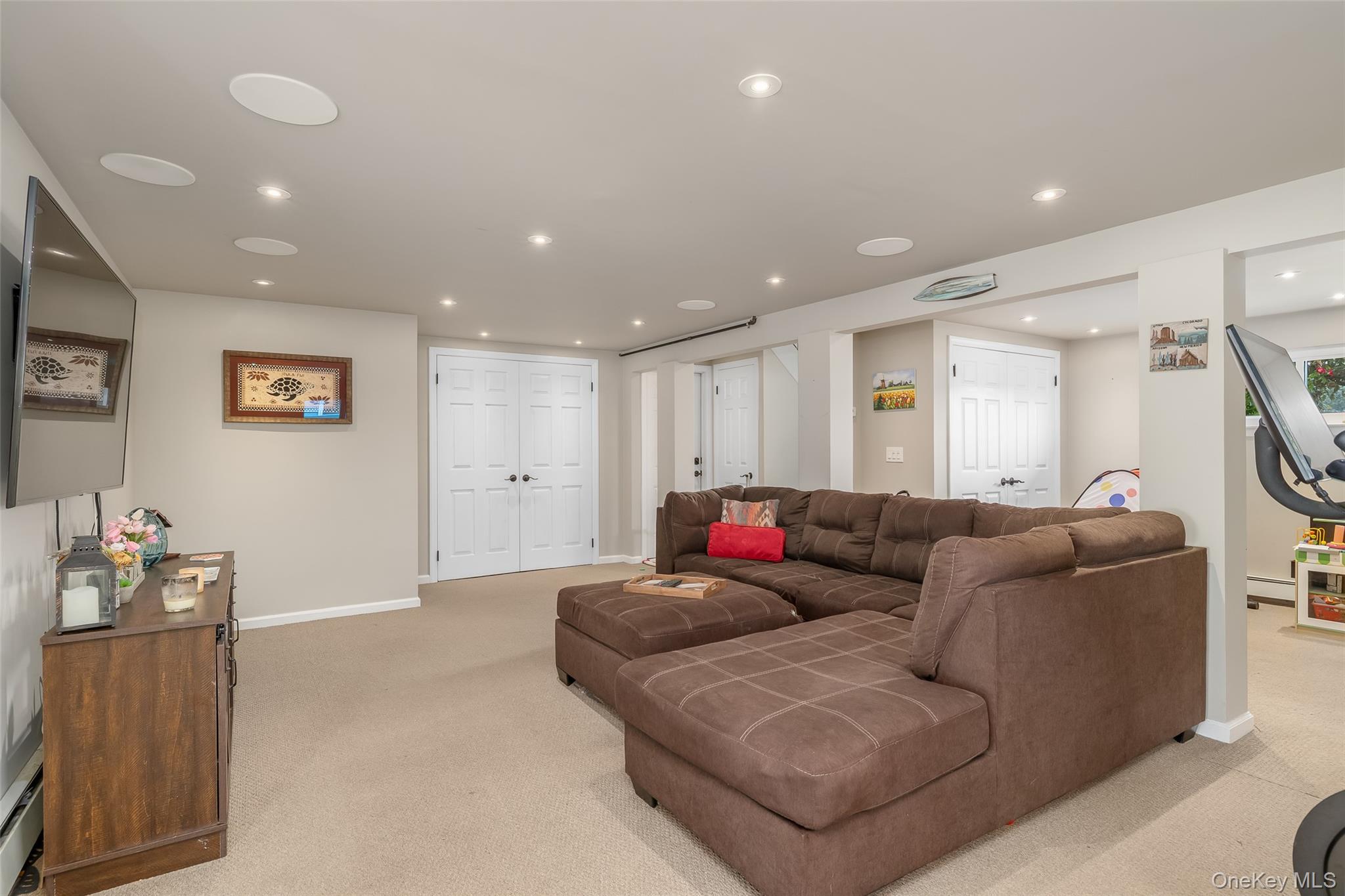 171 N Albany Avenue, Massapequa, NY 11758