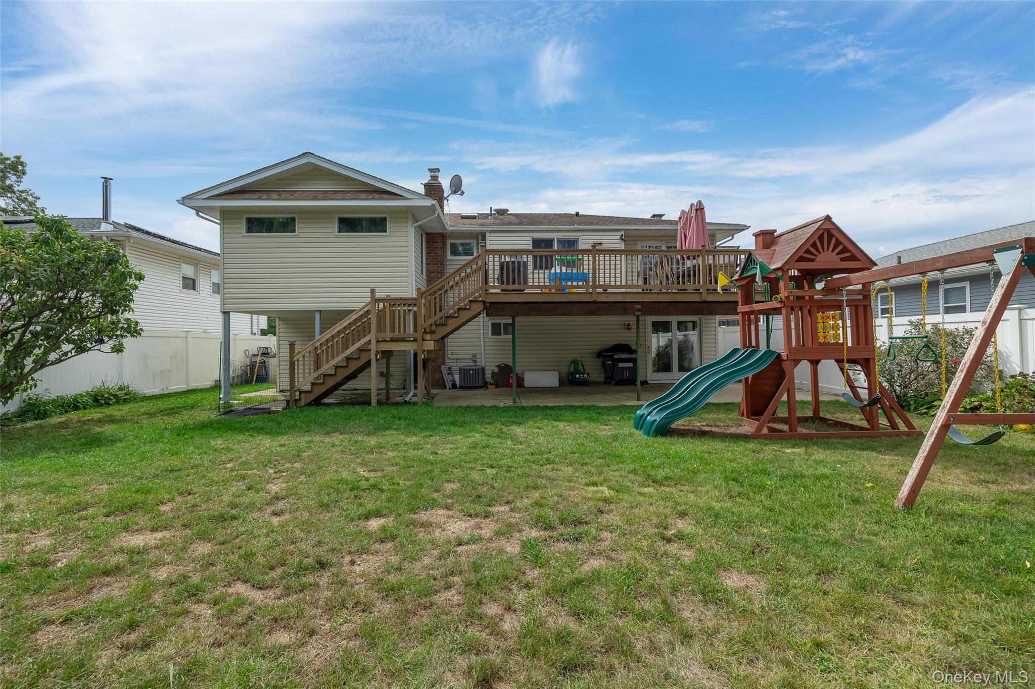 171 N Albany Avenue, Massapequa, NY 11758