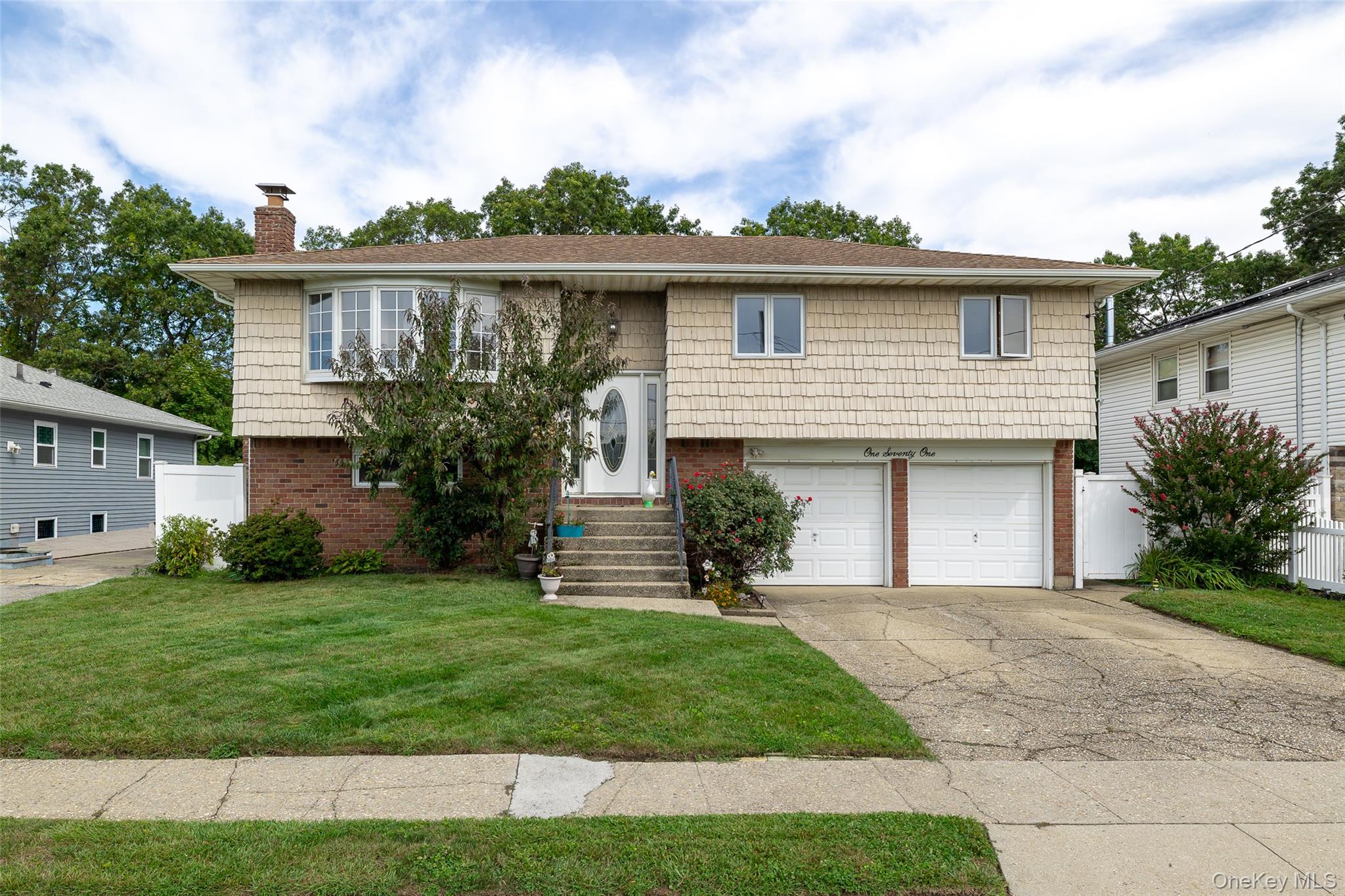 171 N Albany Avenue, Massapequa, NY 11758