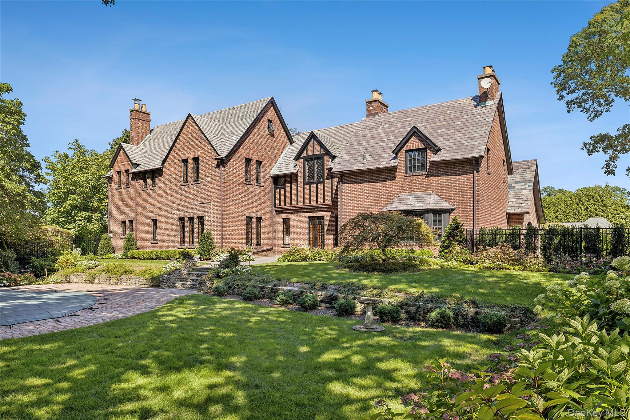 38 Country Club Drive, Port Washington, NY 11050