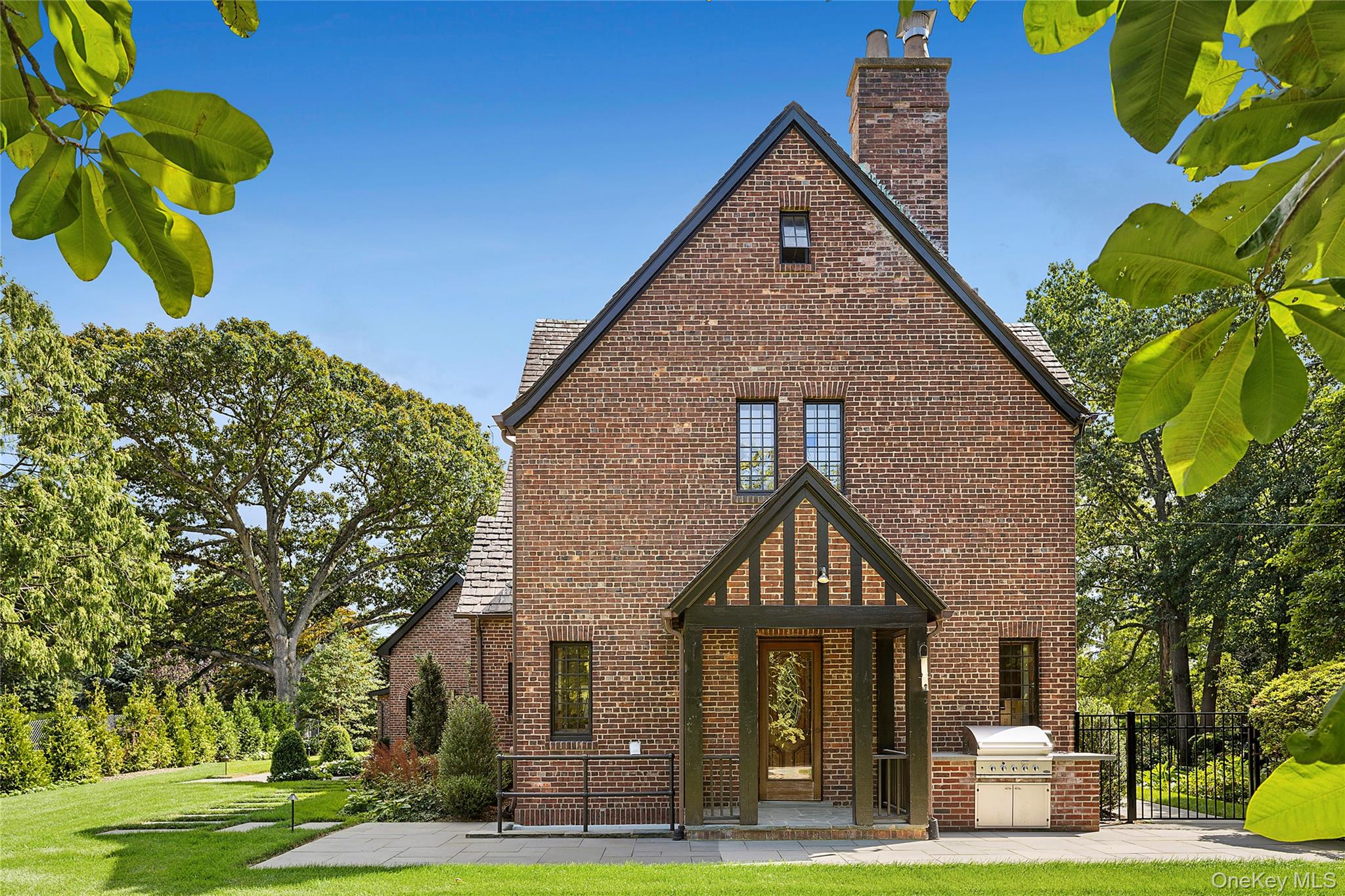 38 Country Club Drive, Port Washington, NY 11050