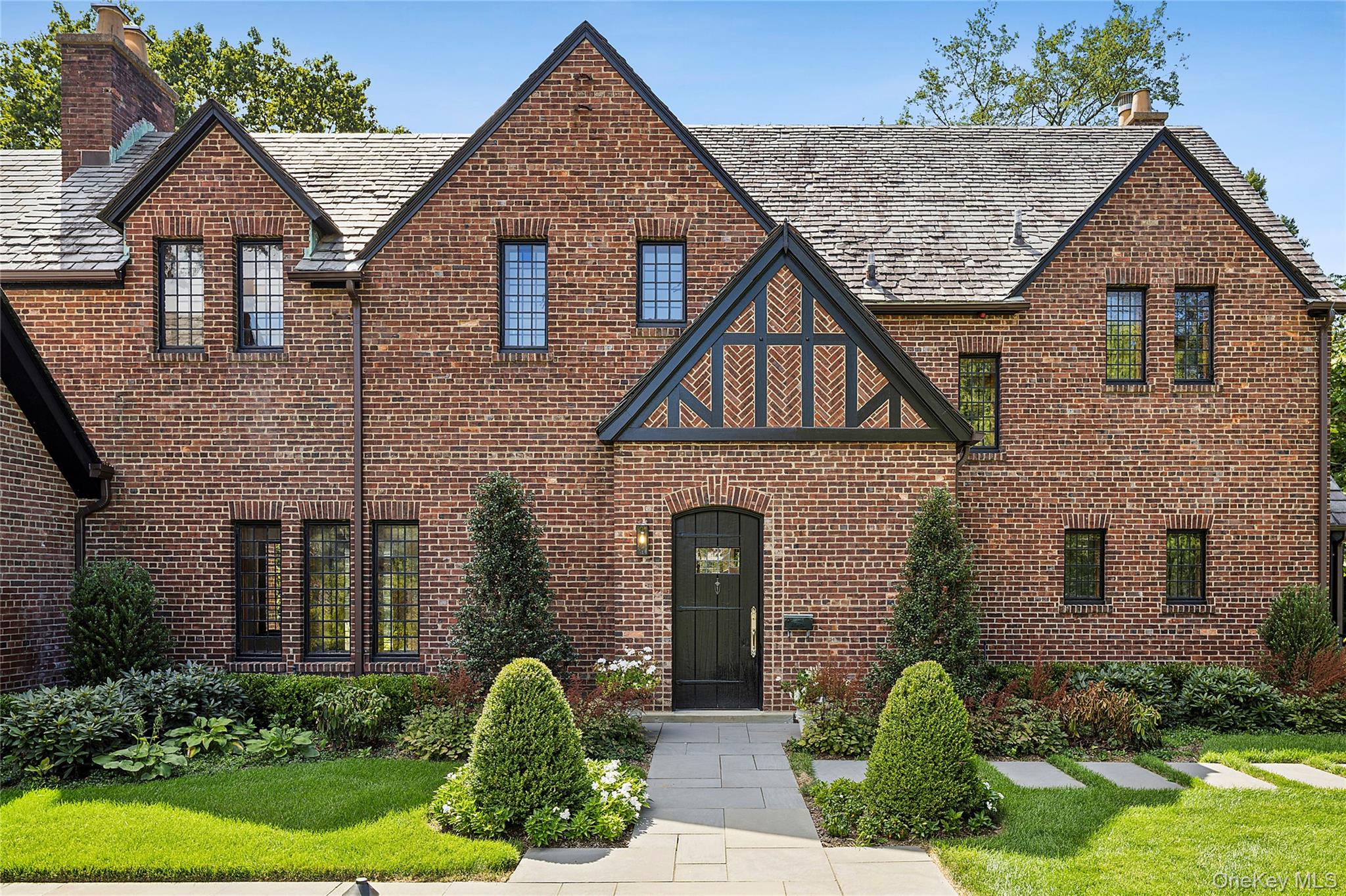 38 Country Club Drive, Port Washington, NY 11050