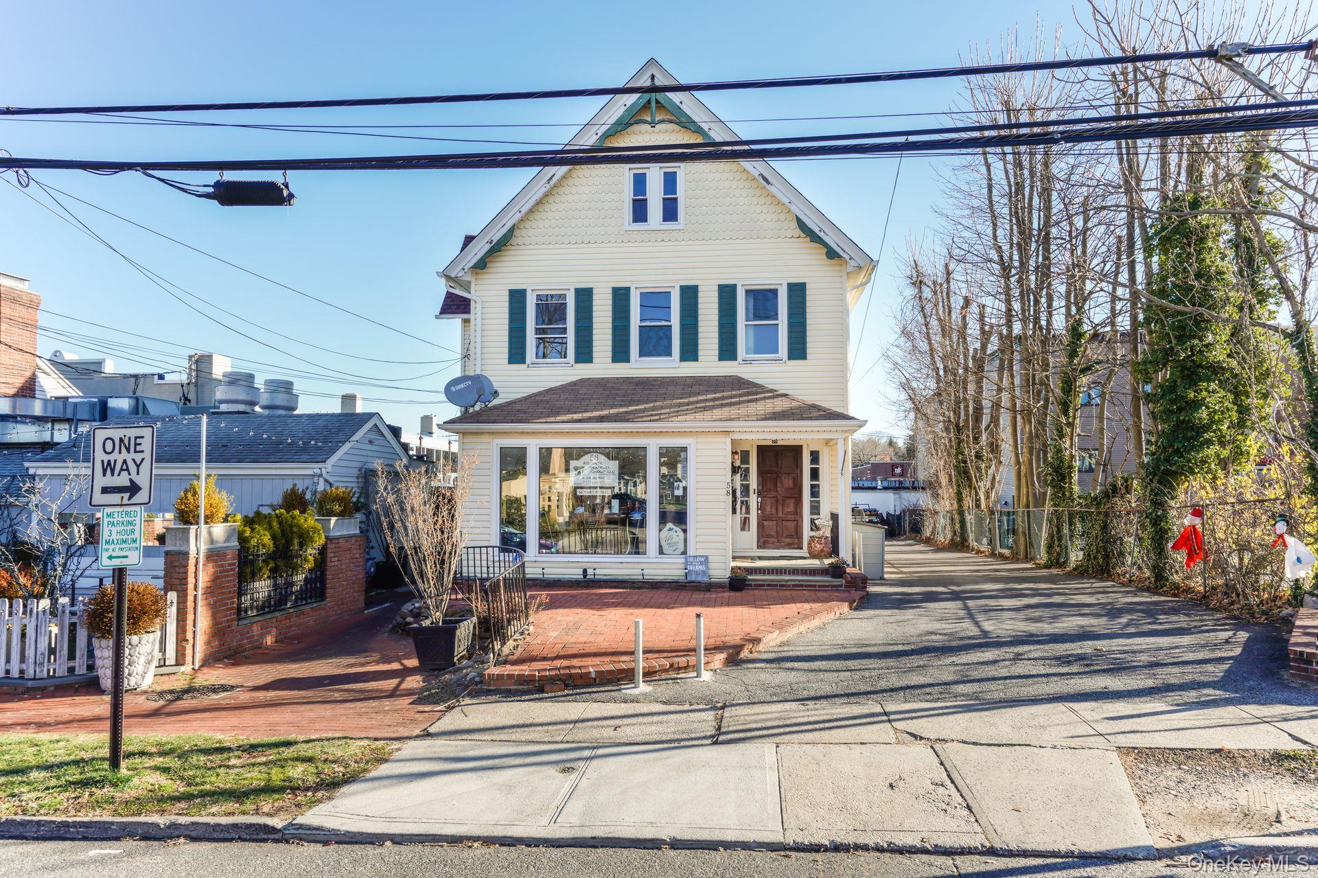 58 New Street, Huntington, NY 11743