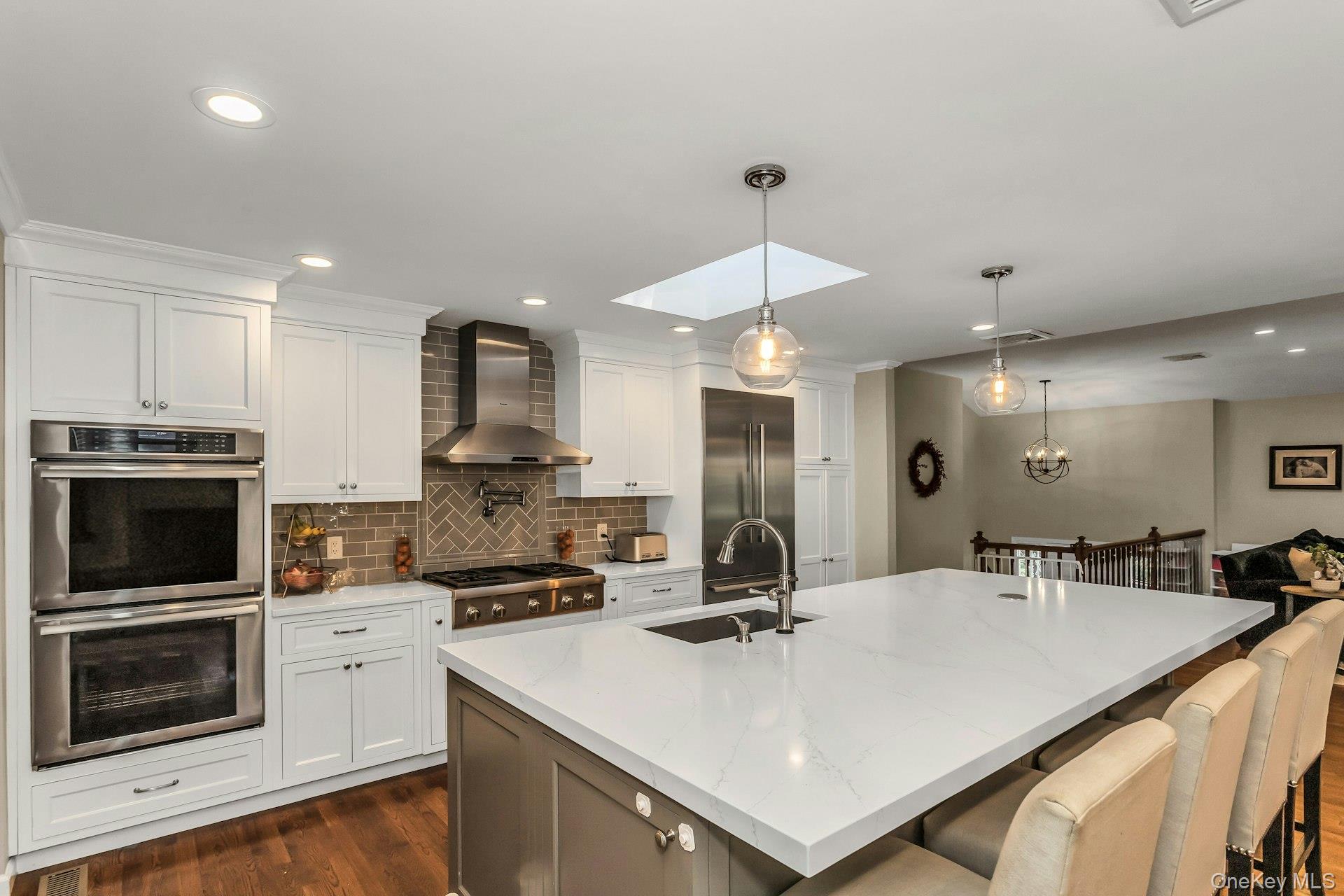 17 Willow Drive, Port Washington, NY 11050