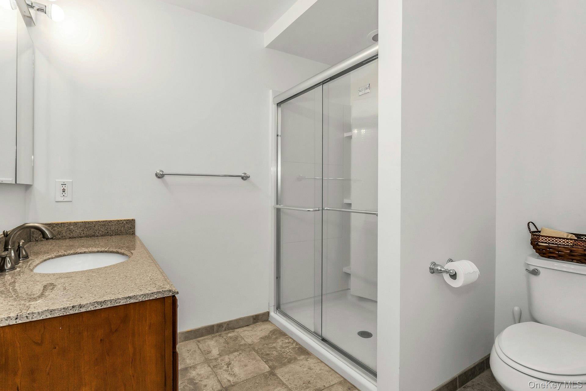 17 Willow Drive, Port Washington, NY 11050