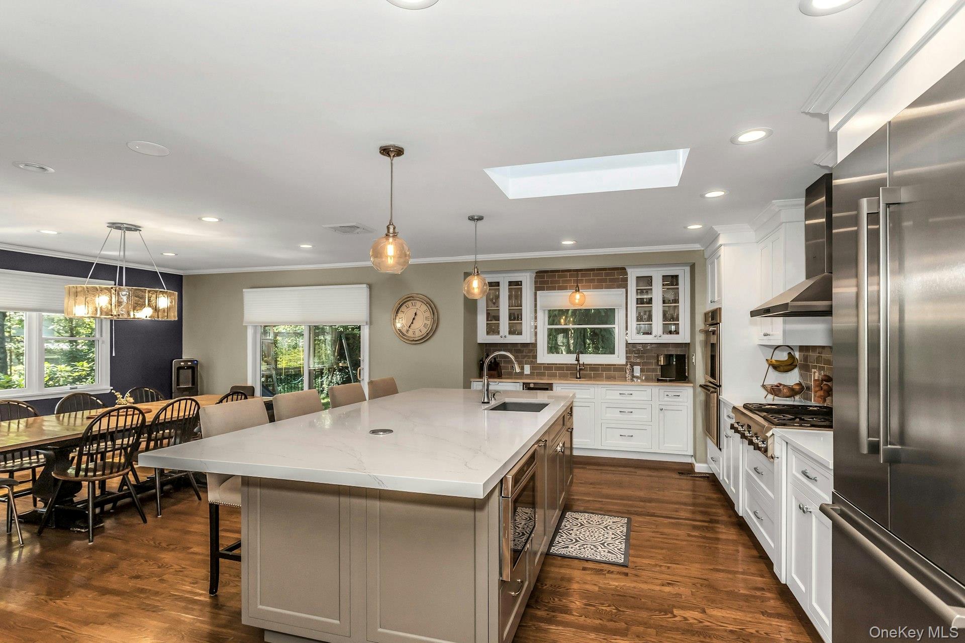 17 Willow Drive, Port Washington, NY 11050