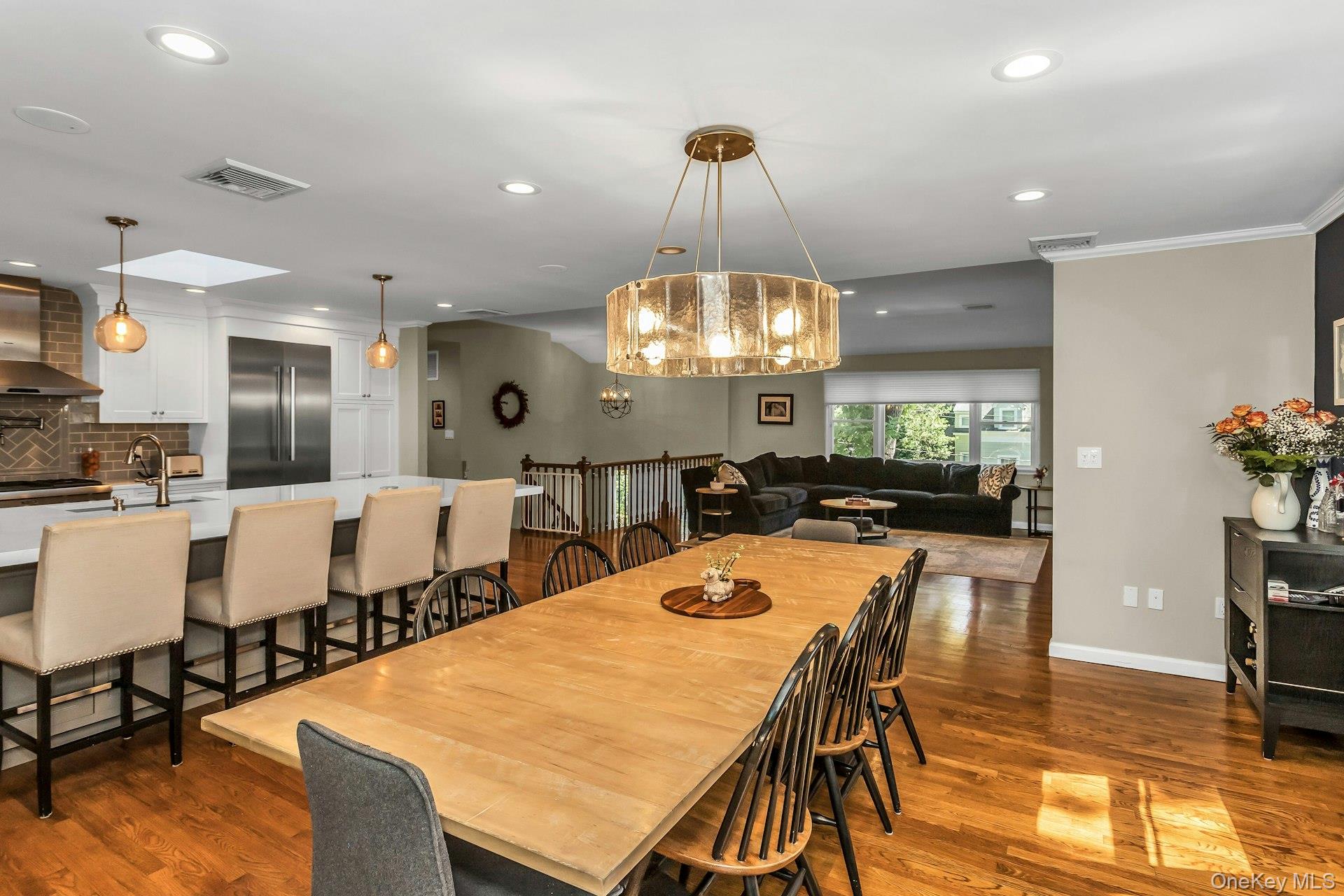 17 Willow Drive, Port Washington, NY 11050