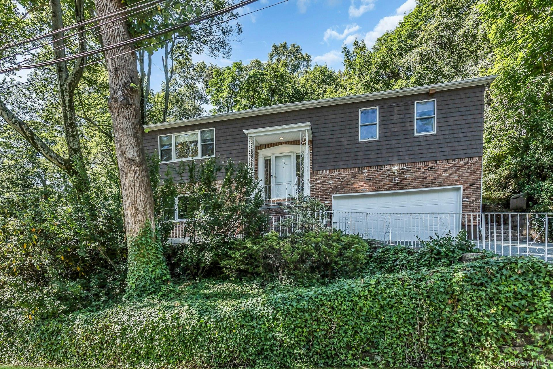 17 Willow Drive, Port Washington, NY 11050