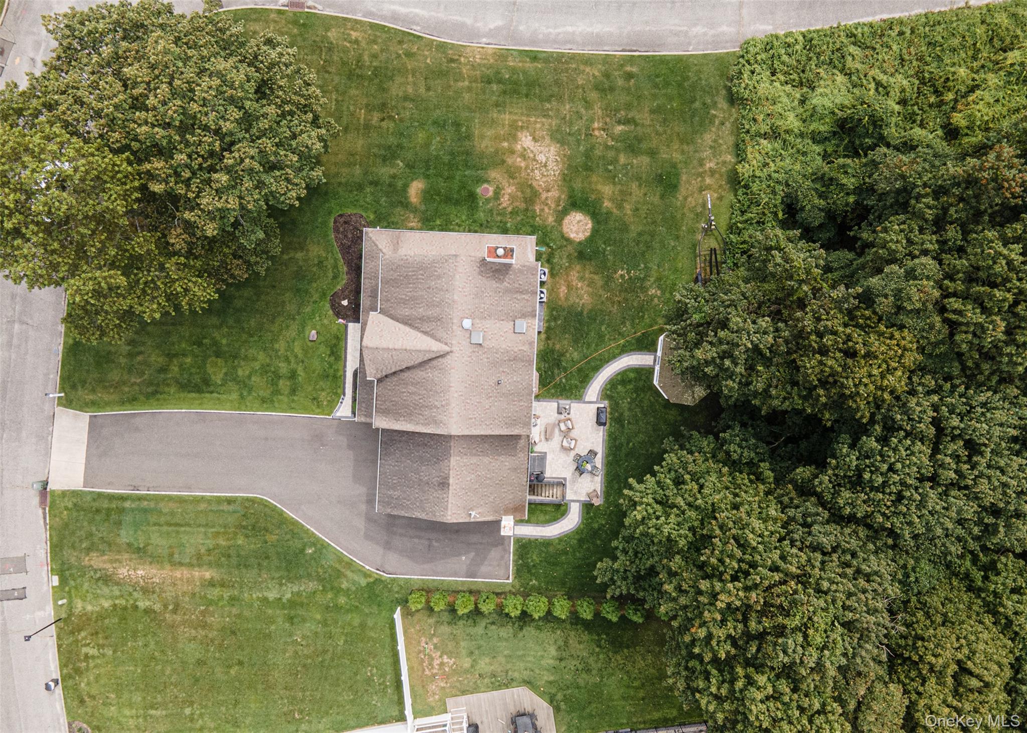 2 Moor Lane, East Patchogue, NY 11772