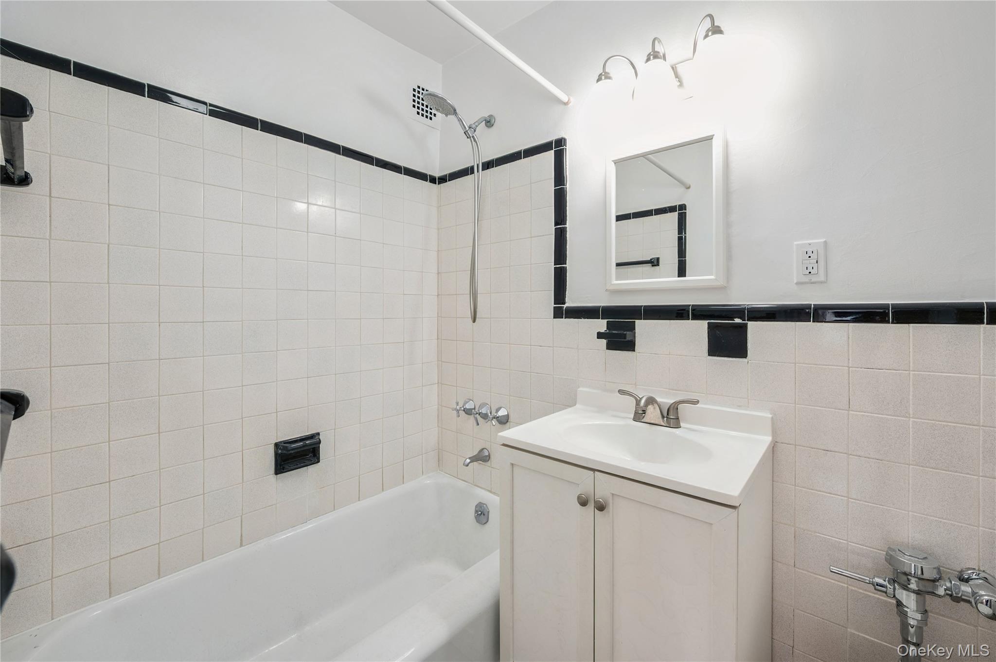 4 Sadore Lane # 5L, Yonkers, NY 10710