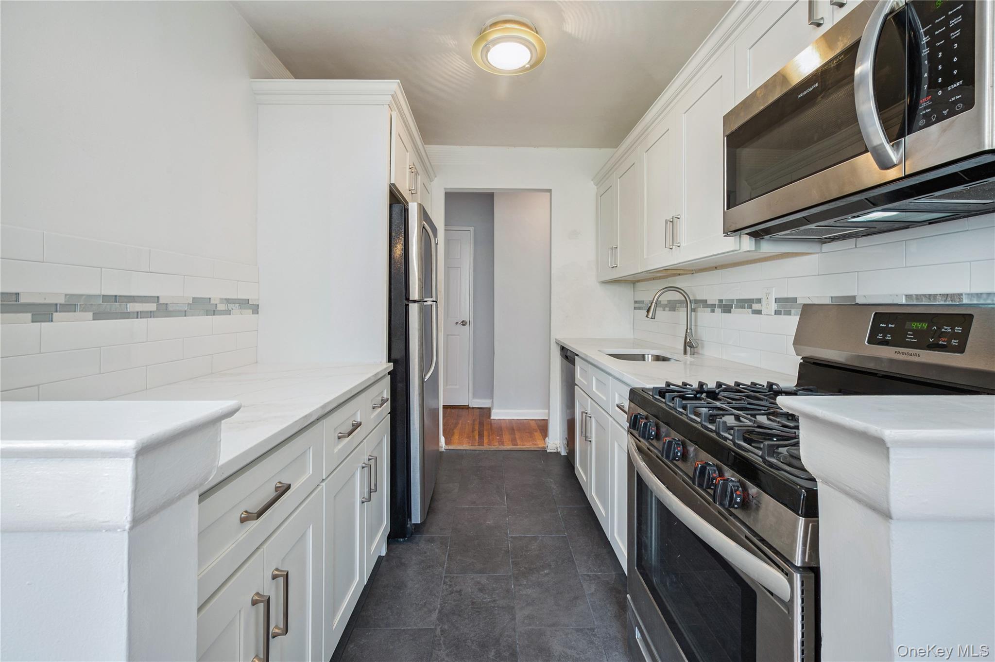 4 Sadore Lane # 5L, Yonkers, NY 10710