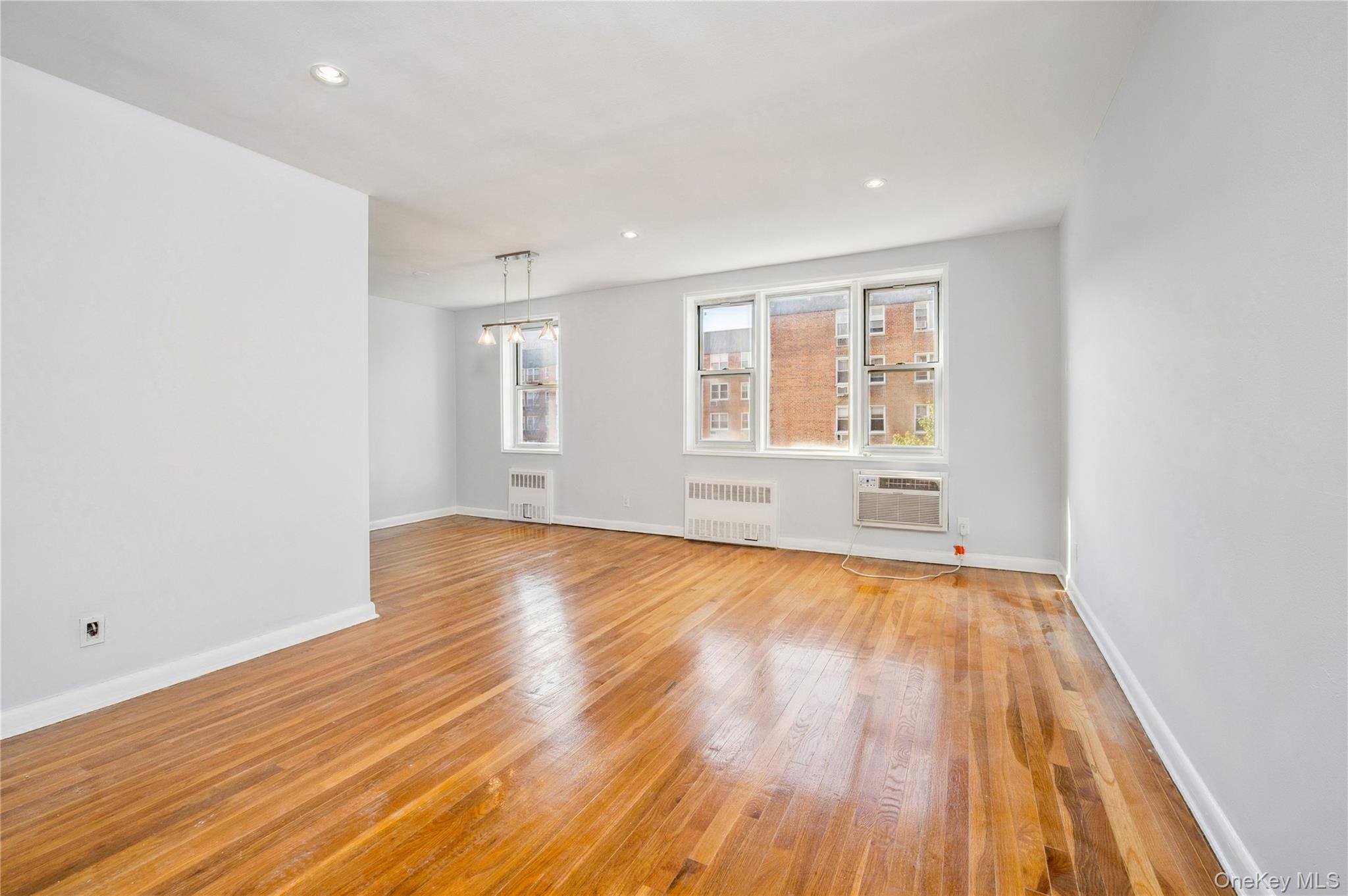 4 Sadore Lane # 5L, Yonkers, NY 10710