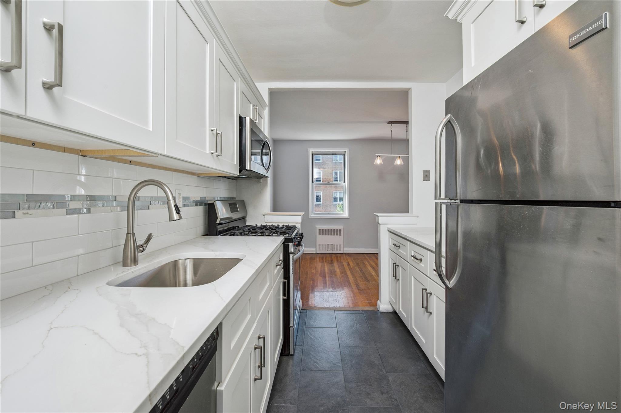 4 Sadore Lane # 5L, Yonkers, NY 10710