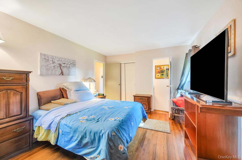 412 N Tree Road, South Setauket, NY 11720