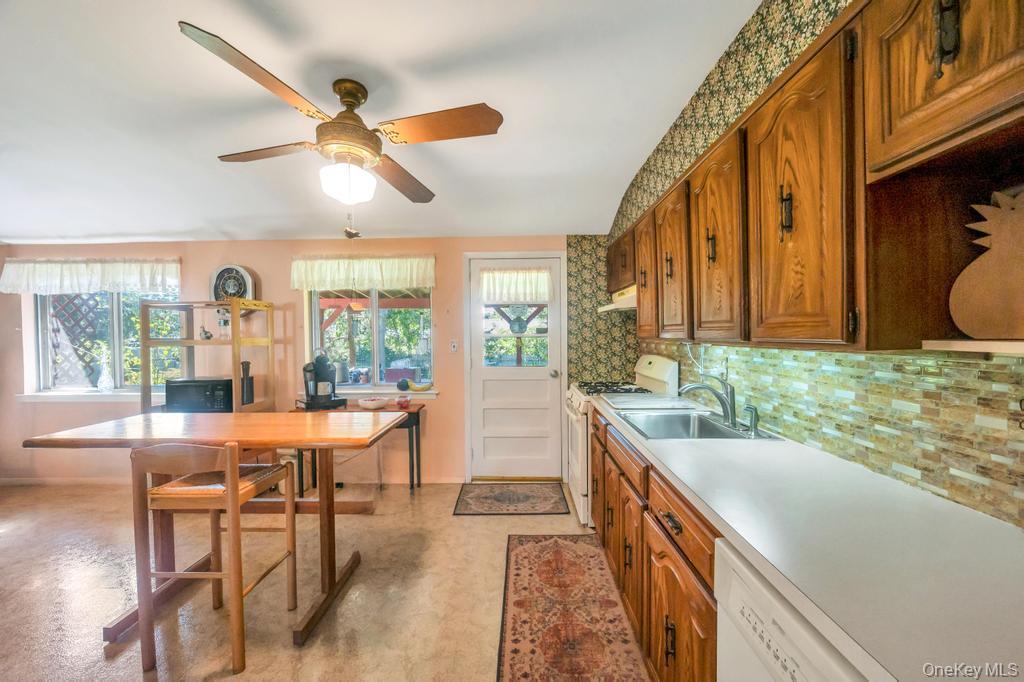 412 N Tree Road, South Setauket, NY 11720