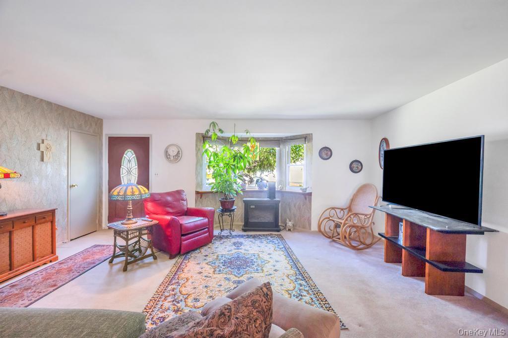 412 N Tree Road, South Setauket, NY 11720