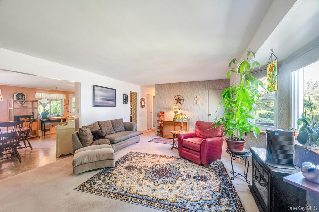 412 N Tree Road, South Setauket, NY 11720