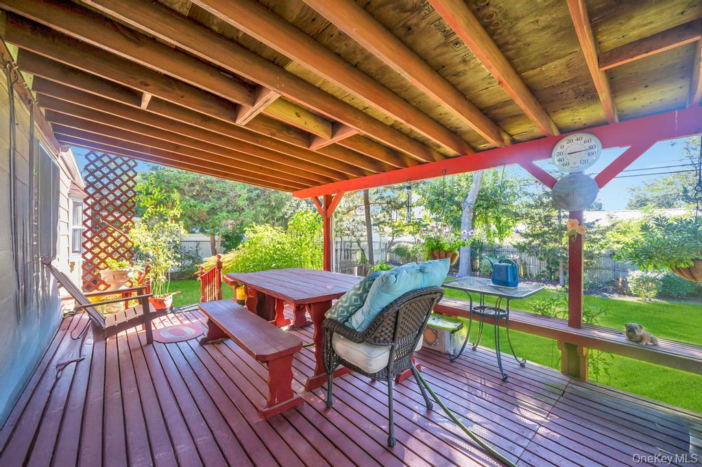 412 N Tree Road, South Setauket, NY 11720