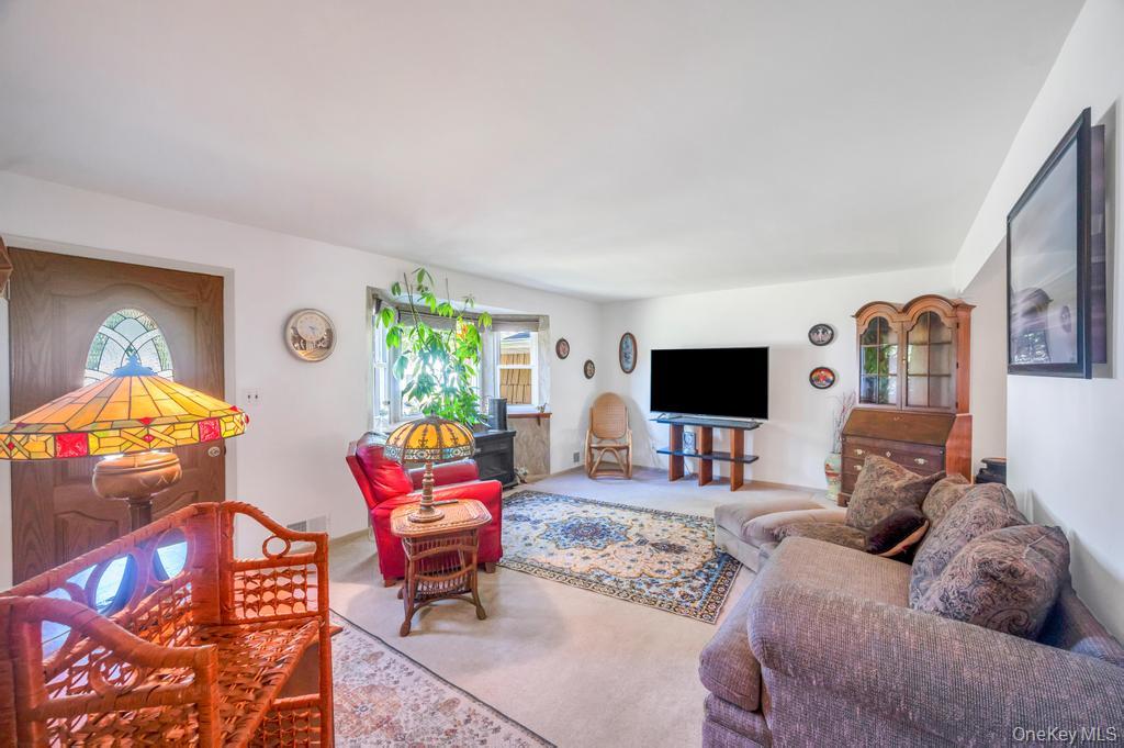 412 N Tree Road, South Setauket, NY 11720