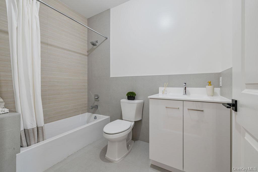 17 Union Road # 104, Spring Valley, NY 10977