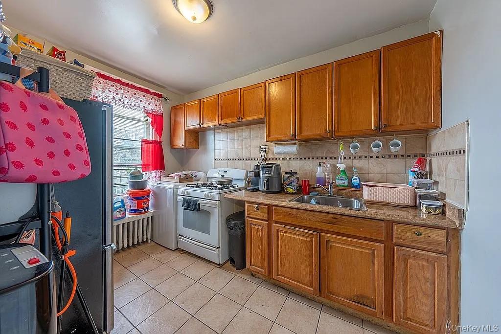 97-29 88th Street Street, Ozone Park, NY 11416