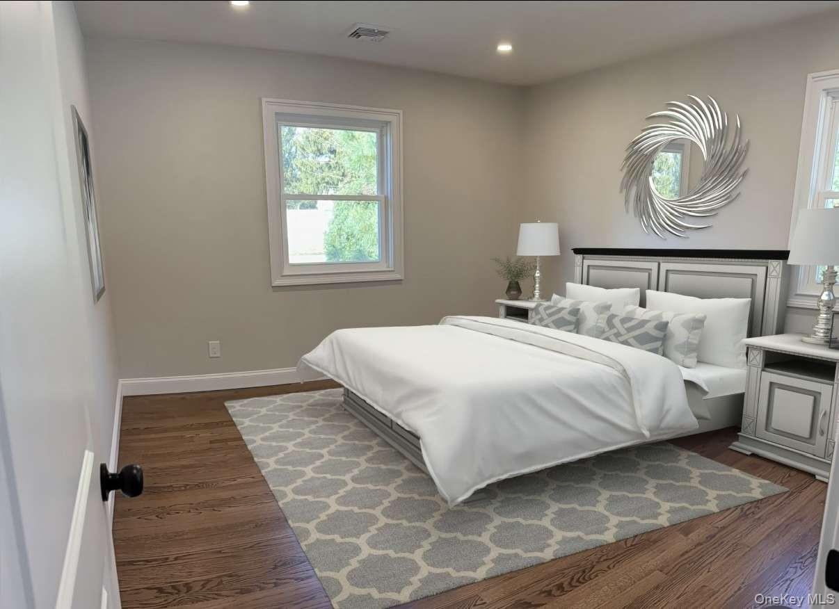 11 E Bay Drive, West Islip, NY 11795