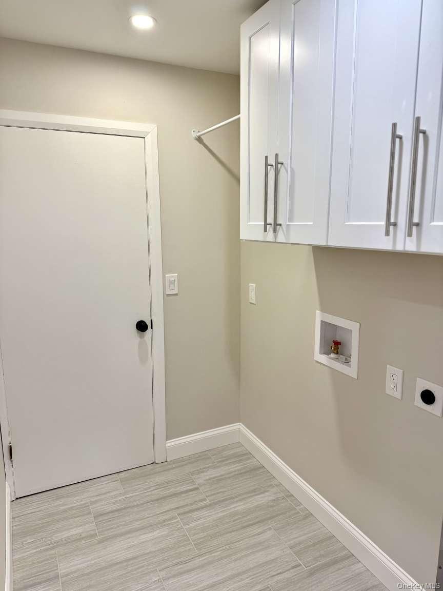 11 E Bay Drive, West Islip, NY 11795