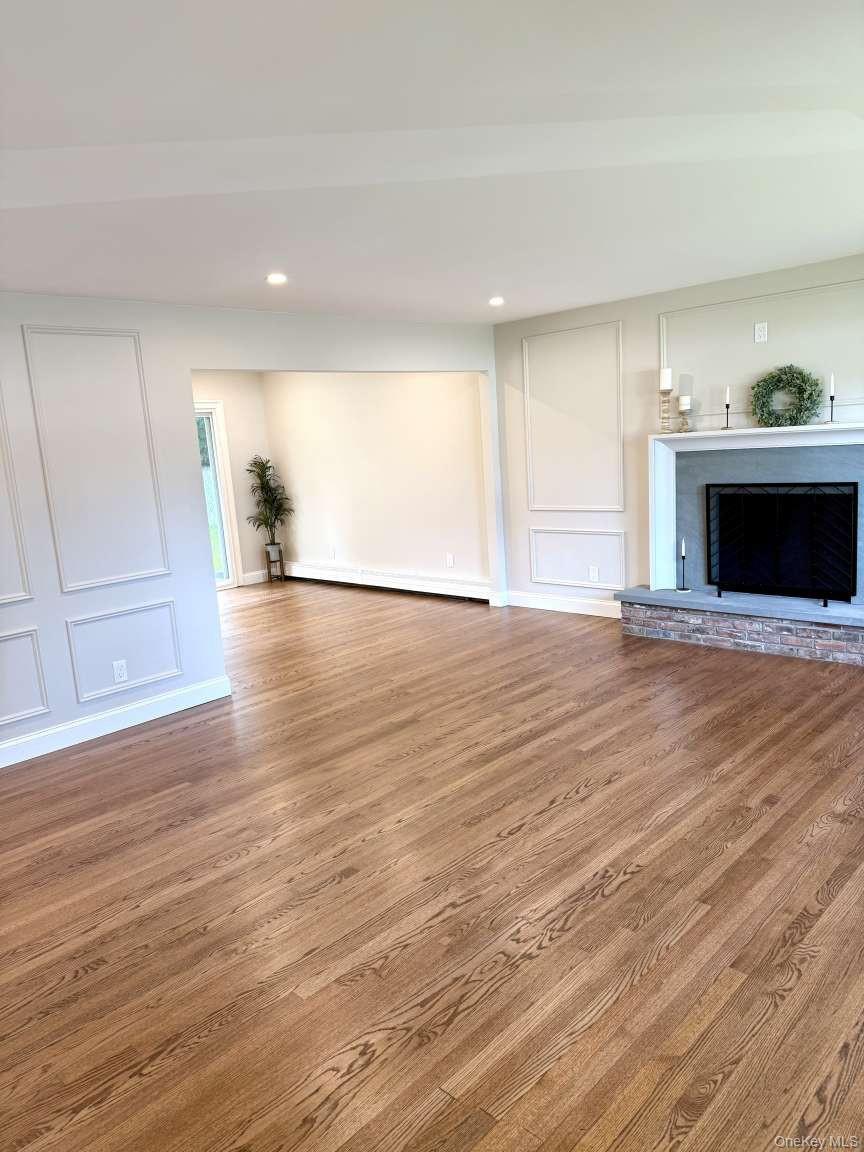 11 E Bay Drive, West Islip, NY 11795